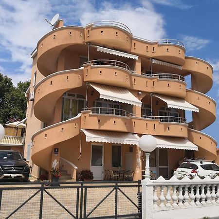 Apartments Montenegrina Ulcinj Ngoại thất bức ảnh