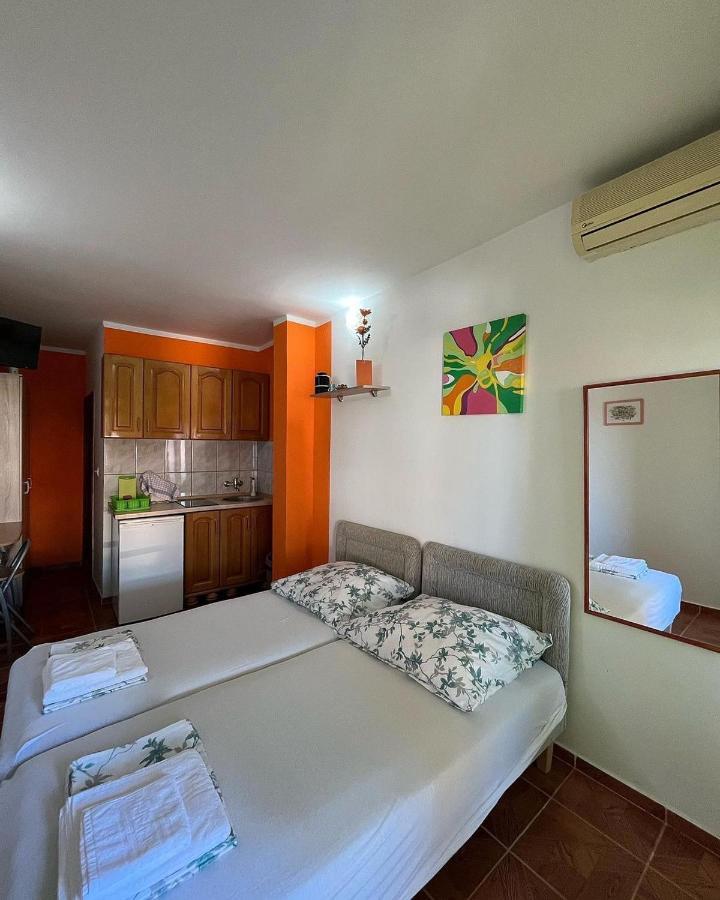 Apartments Montenegrina Ulcinj Ngoại thất bức ảnh